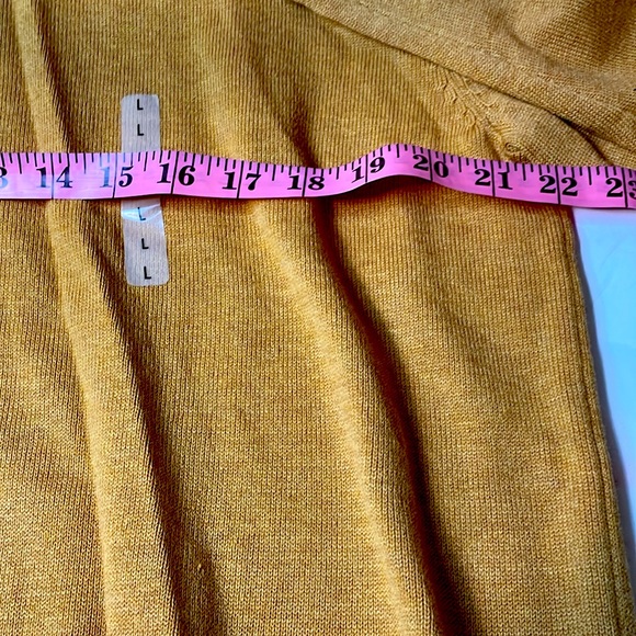 Men’s golden yellow long sleeve sweater size large - Picture 2 of 6